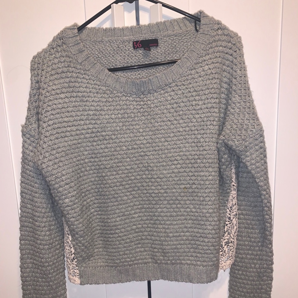 Gray Cropped Sweater with Lace Detail